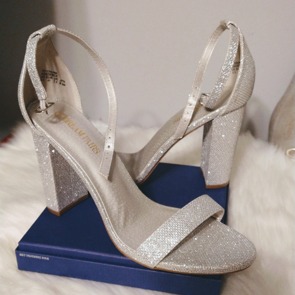 NWOT Dreampairs Open toe chunky heels